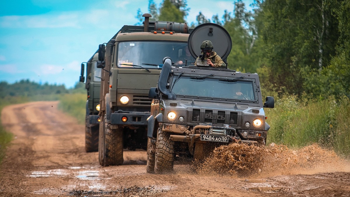 12 24 военное. Средства управления автомобильной колонной. Автомобильные колонны сво.