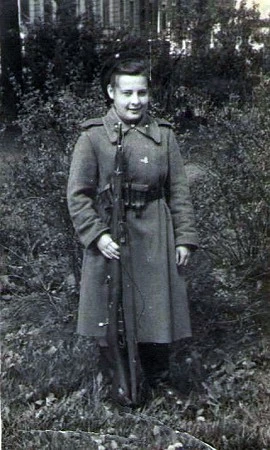 Годунова.Л.Л.- фото1944 г. г.Рига
