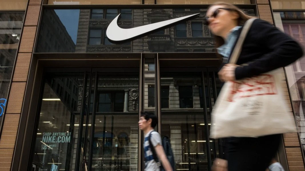 Магазины Nike будут закрыты после исчерпания запасов товаров. Фото: Drew Angerer/Getty Images