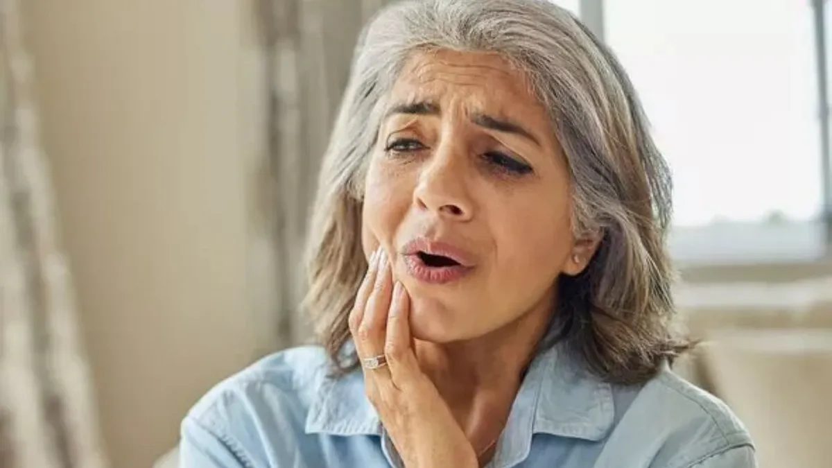 Четыре проблемы со ртом, которые могут развиться при климаксе 