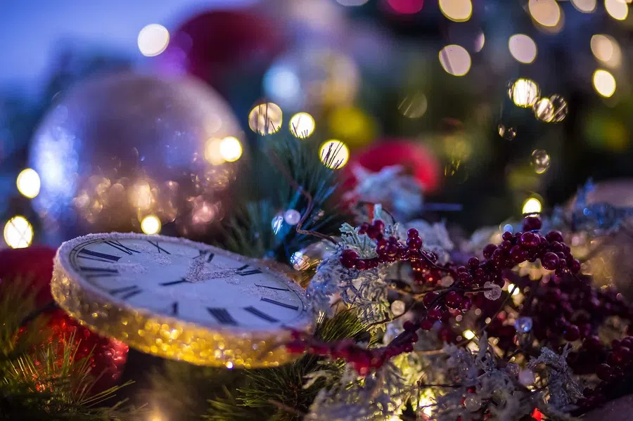 Сильные новогодние ритуалы в ночь с 31 декабря на 1 января: на деньги, любовь и счастье