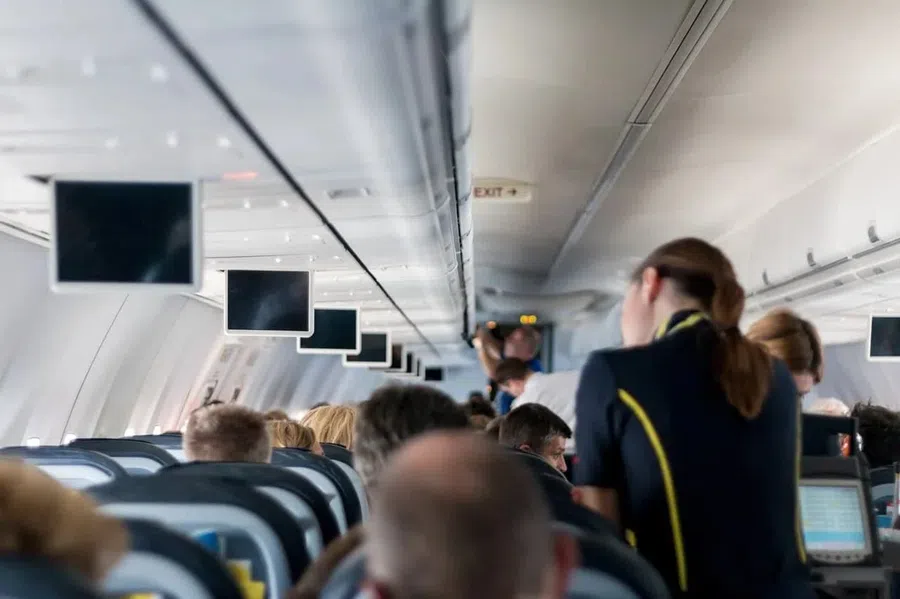 Самолет рейса Сочи-Москва экстренно сел в Краснодаре из-за больного полуторагодовалого ребенка