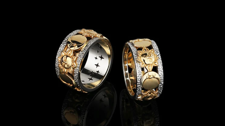 Именно поэтому молодожены задолго до дня свадьбы, покупают кольца, которые будут символом создания новой семьи. Фото: alchemica.ua