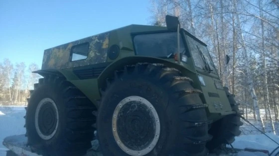 Новосибирец проехал на новом вездеходе по полям