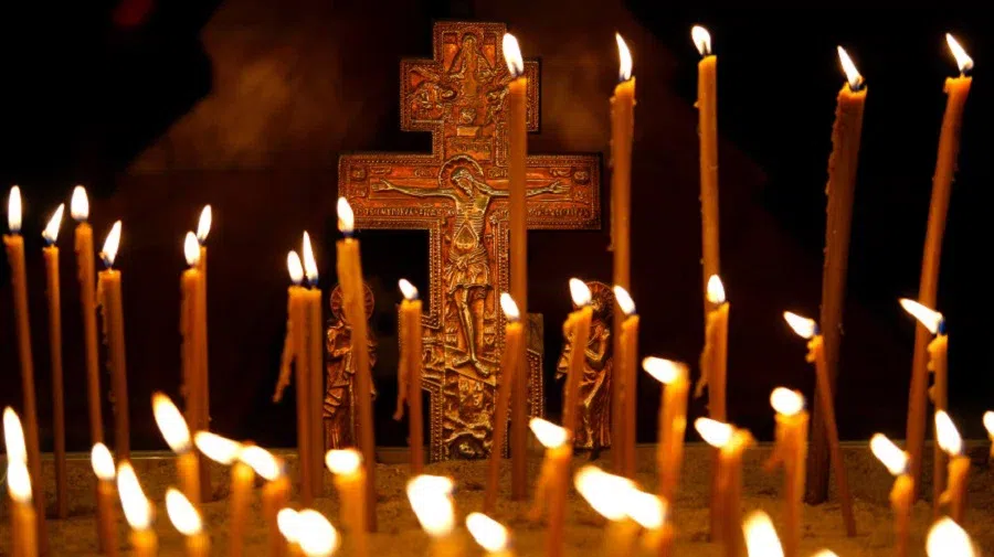 свечи, крест, церковь, поминовение