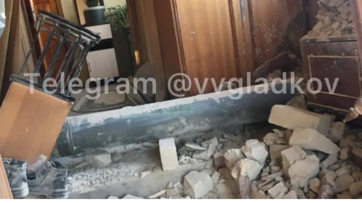 В Белгородской области украинский снаряд попал в дома жителей деревень. 178 человек экстренно эвакуировали с места ЧП