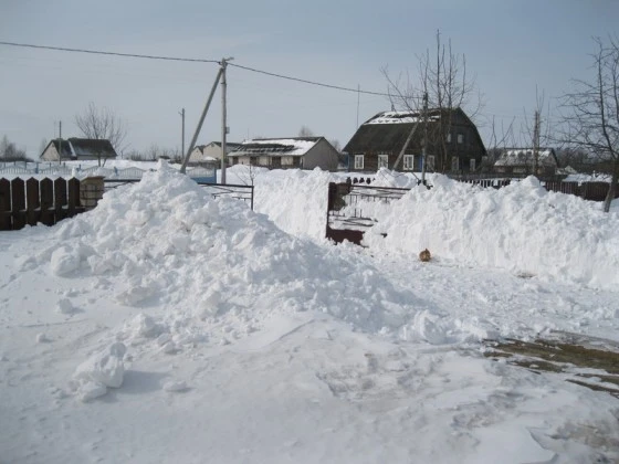 Снег вывозят не везде