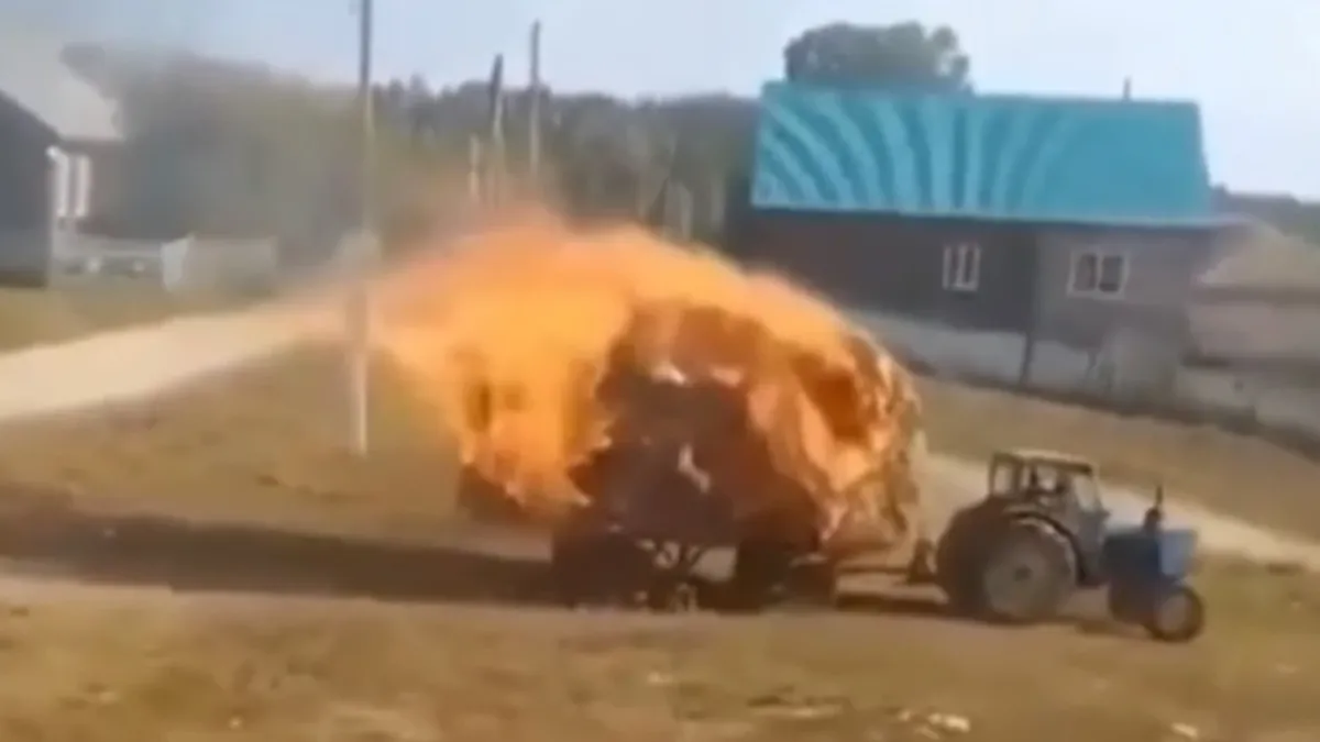 В Башкирии житель спас деревню от пожара, увезя трактор с горящим прицепом