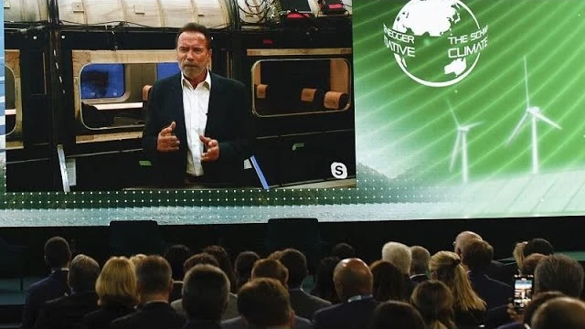 Американский актёр и политик выступил на климатическом саммите в Вене. Фото: кадр с выступления