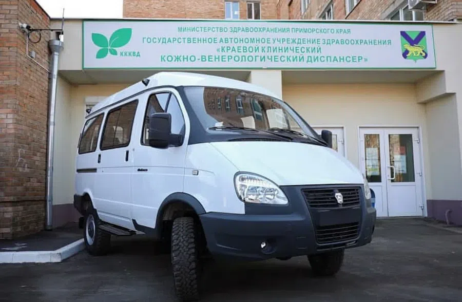 Вылечившийся от коронавируса подарил больнице автомобиль в знак благодарности врачам Владивостока