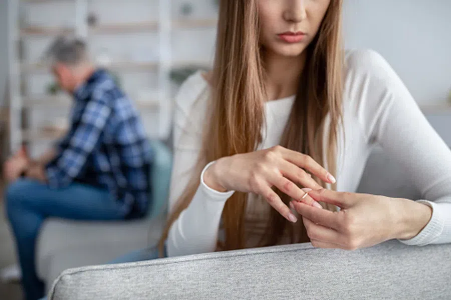 Брачные терапевты используют четыре ярких признака для предсказания развода