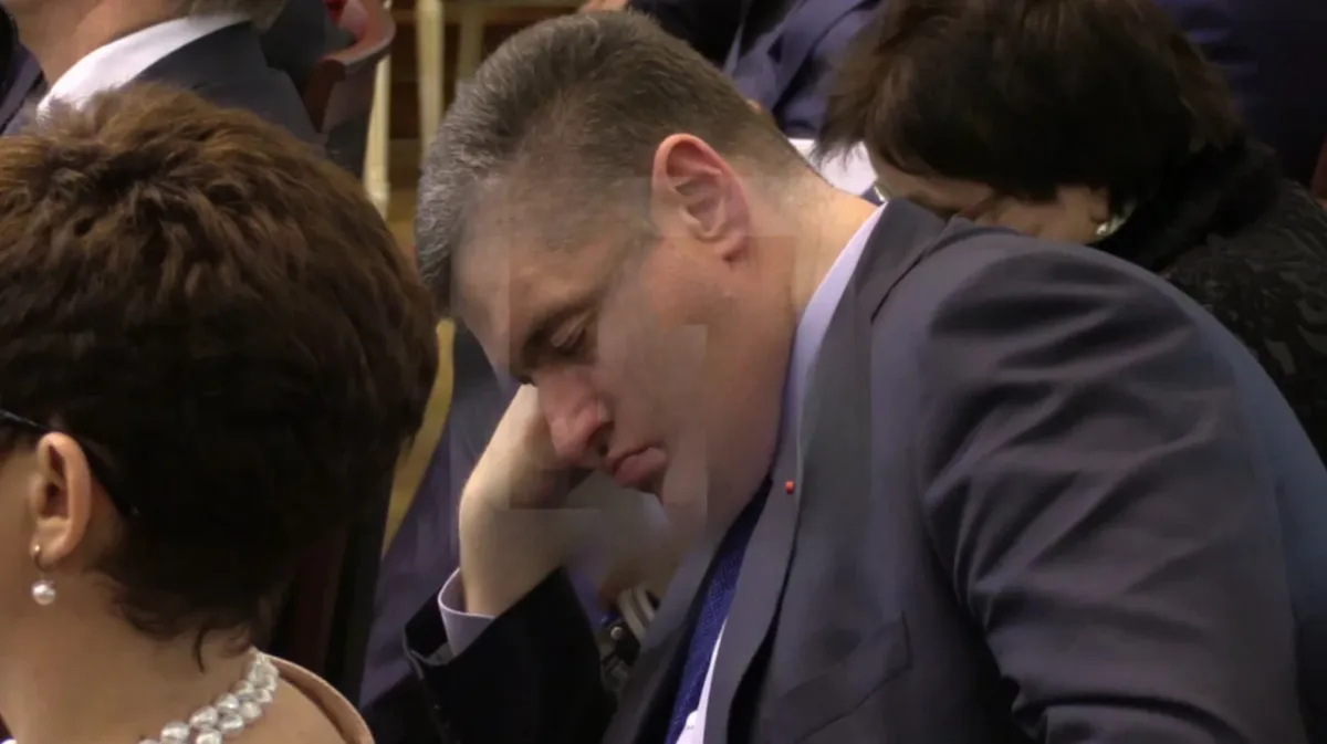 Володин обрушился с критикой на журналистов из-за того, что они сняли спящего на заседании Слуцкого