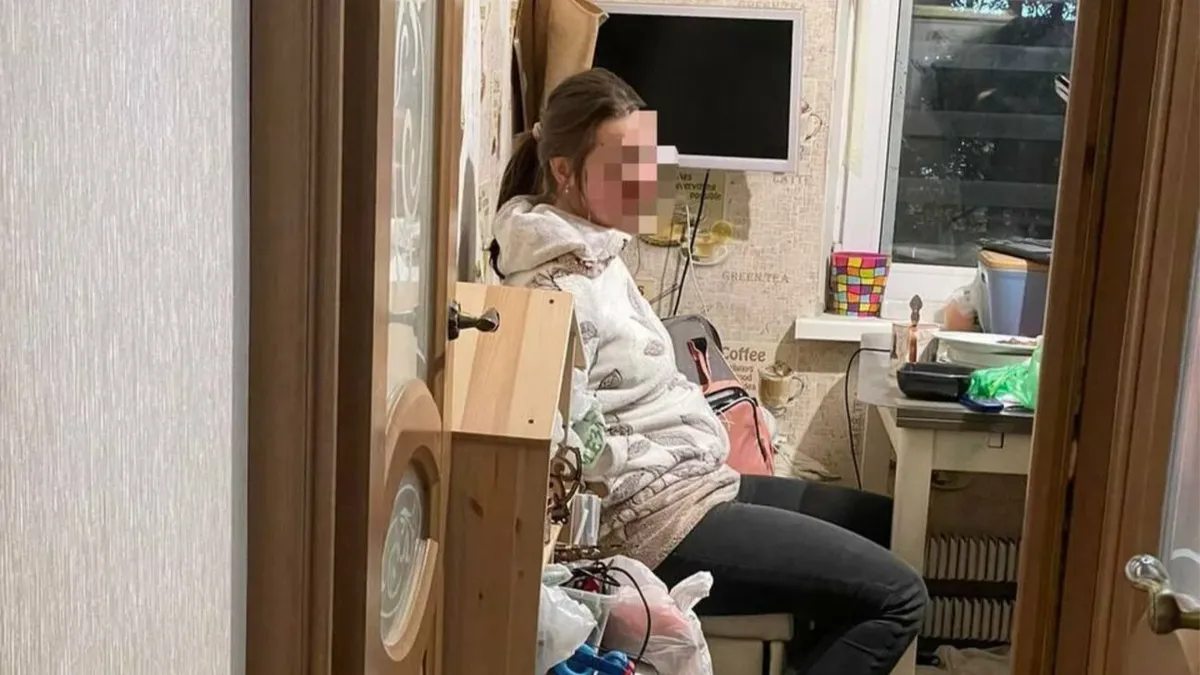 Мальчик лежал в луже крови: зачем 42-летняя москвичка с Рублевки задушила и перерезала горло 4-летнему сыну, а затем сделала снимок на телефон – кому отослала фото 
