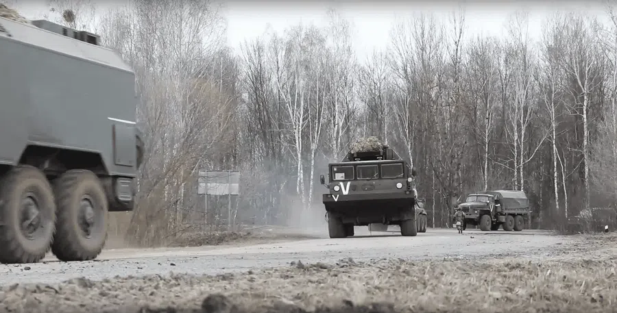 Минобороны показало кадры передвижения российских военных по Киевской области