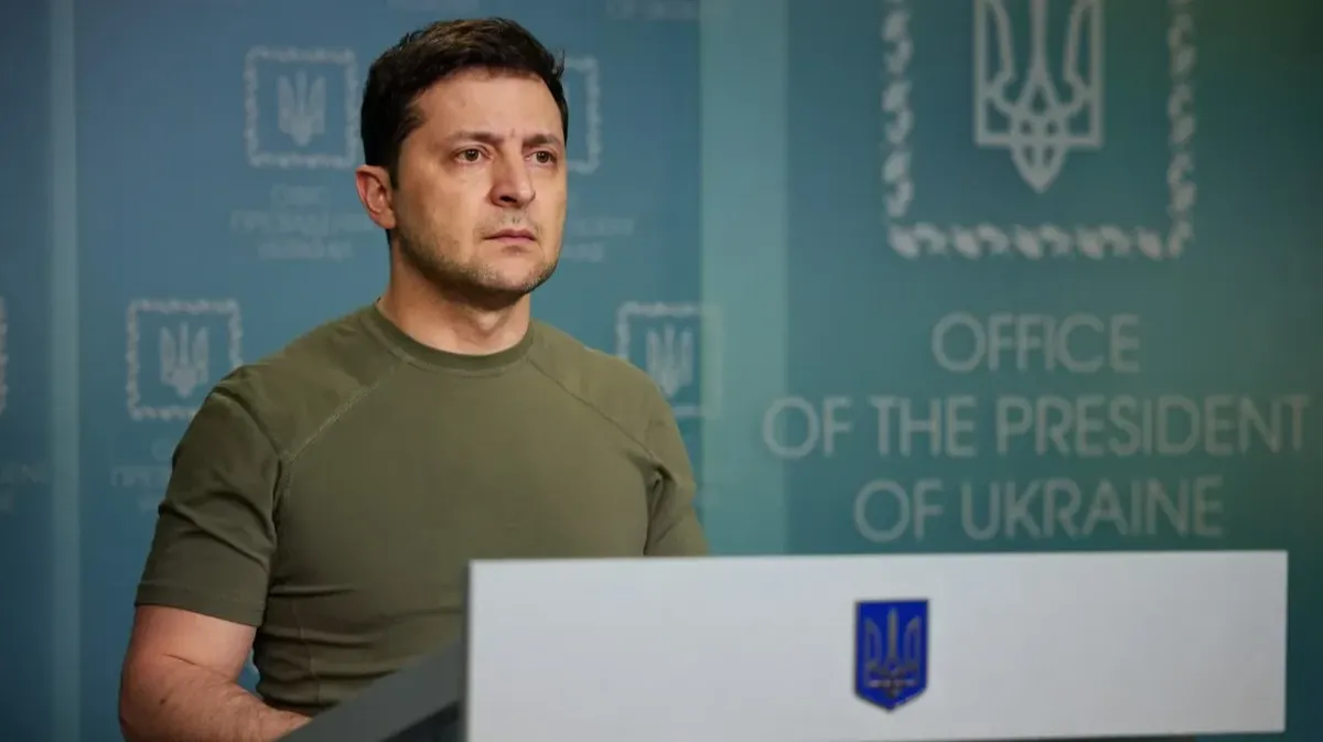 Радиостанции Украины в срочном порядке сообщили, что Владимир Зеленский в реанимации. В офисе президента сведения отрицают