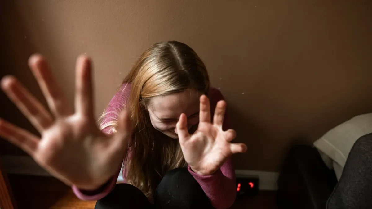 В Кировской области прохожие вырвали из рук похитителя-педофила 8-летнюю девочку