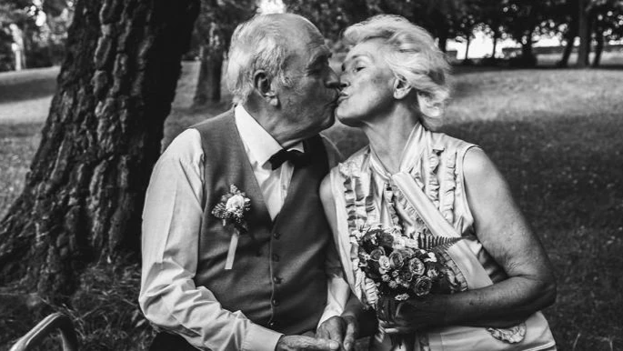 «Я выйду за тебя замуж в твой 100-й день рождения» И именно так и получилось - история любви и женитьбы Роуз Поллард и Форрест Лансуэй
