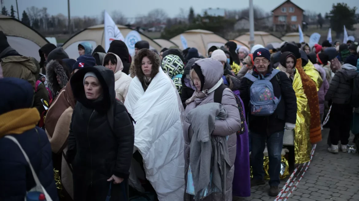NRK: В Норвегии украинские беженцы задумались заняться проституцией, стоя в очереди за едой
