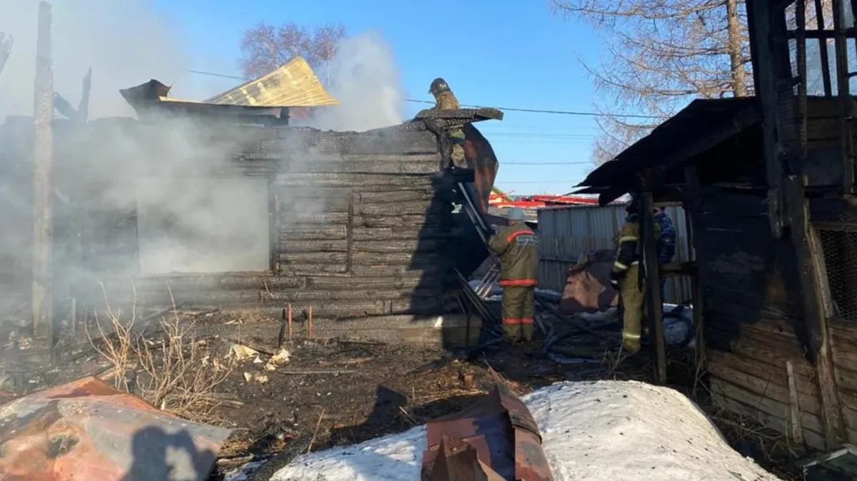 Двое мужчин погибли при пожаре в частном доме в Черепановском районе