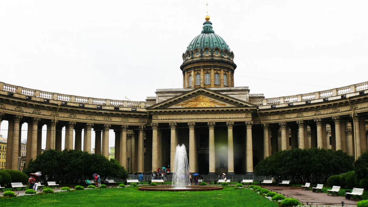 В Санкт-Петербурге есть собор, признанный современным символом города, названный в честь  Казанской Богоматери. Фото: pxhere.com