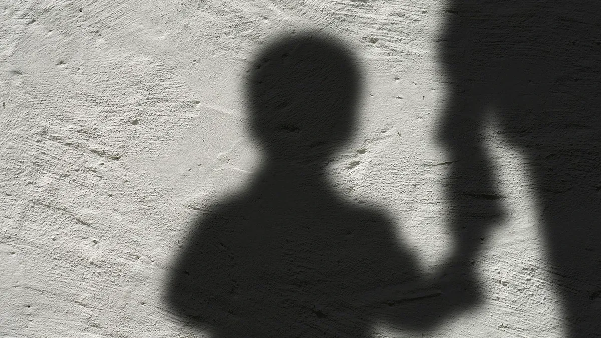 В Тюменской области пассажира поезда посадили на 8 лет в колонию строгого режима после изнасилования 12-летней девочки в плацкартном вагоне