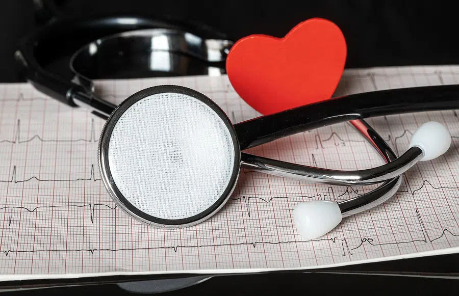 Кардиологи сравнили коронавирус с инфарктом по опасности для сердца