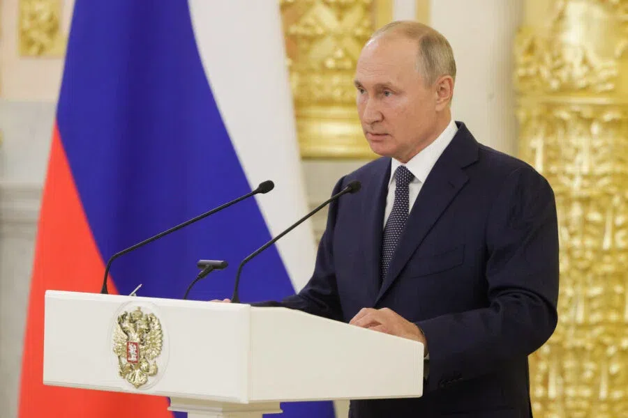 Путин написал статью и назвал трагедией возникновение "стены" между Россией и Украиной
