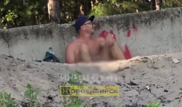 Девушки спугнули онаниста на пляже под Новосибирском