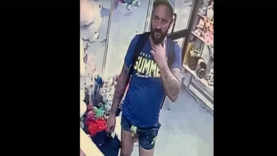 В Новосибирске мужчина «тряс» половым членом перед флористом и попал на камеры видеонаблюдения