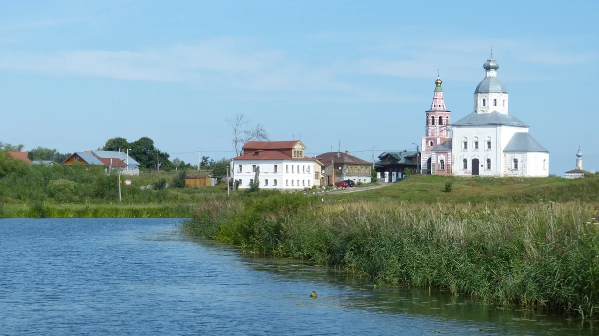 Христиане идут в церкви на богослужения. Фото: www.piqsels.com