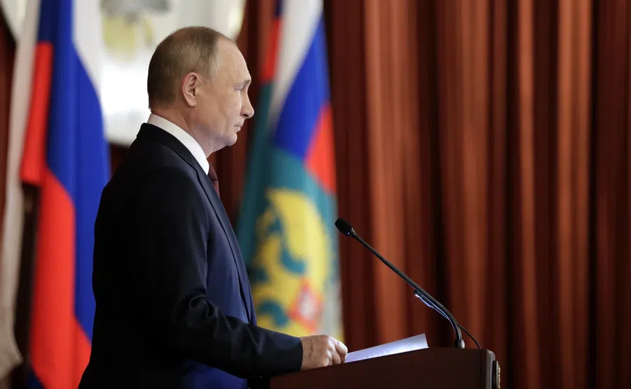 Путин подписал указ о повышении МРОТ до 13 890 рублей