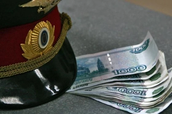 Полицейский не взял деньги, штраф осужденной в 30-кратном размере превышает сумму взятки