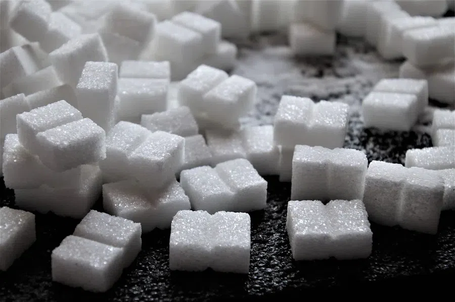 Сахарные заводы начали устанавливать цены в долларах - стоимость сахара растет на 70%
