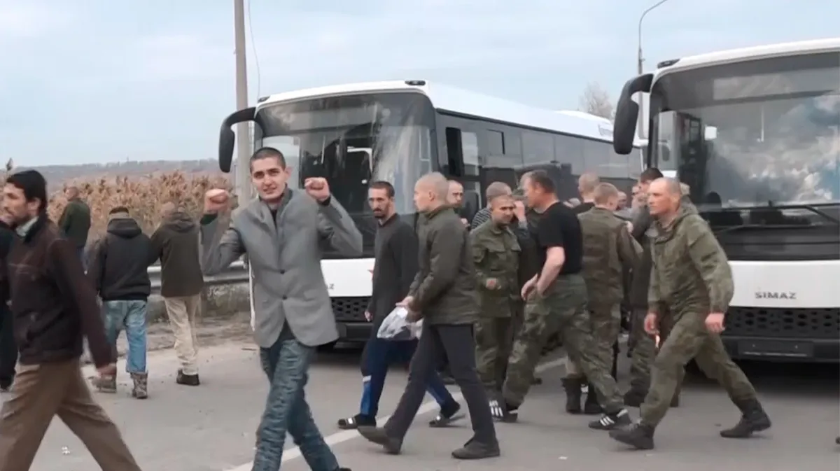 Украинка рассказала, каких солдат вызволяют из плена первыми