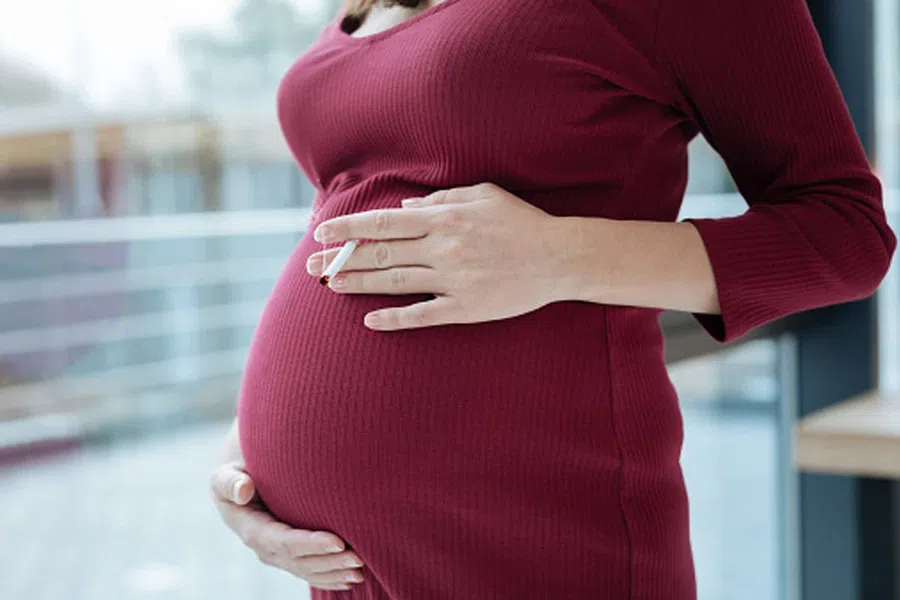 Курение во время беременности связано с появлением детей с маленьким весом в будущих беременностях