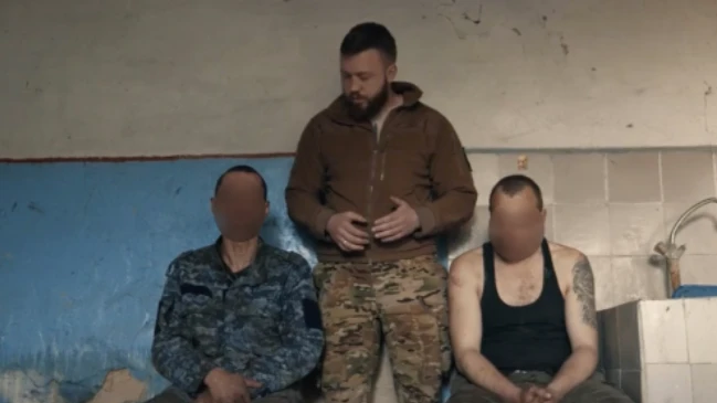 Украинский нацист Дмитрий Кухарчук ведет блог о жестоком издевательстве над русскими. Фото: Соцсети