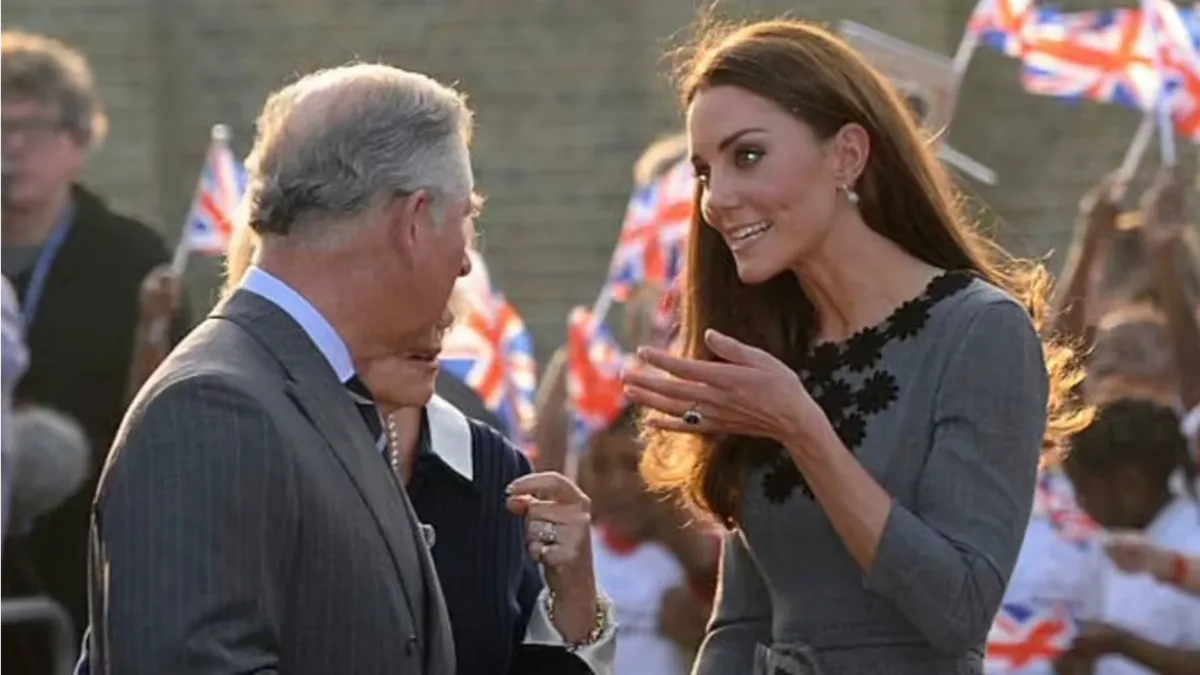 Короля Чарльза заметили в халате, бредущим к принцессе Кейт Миддлтон – что случилось 