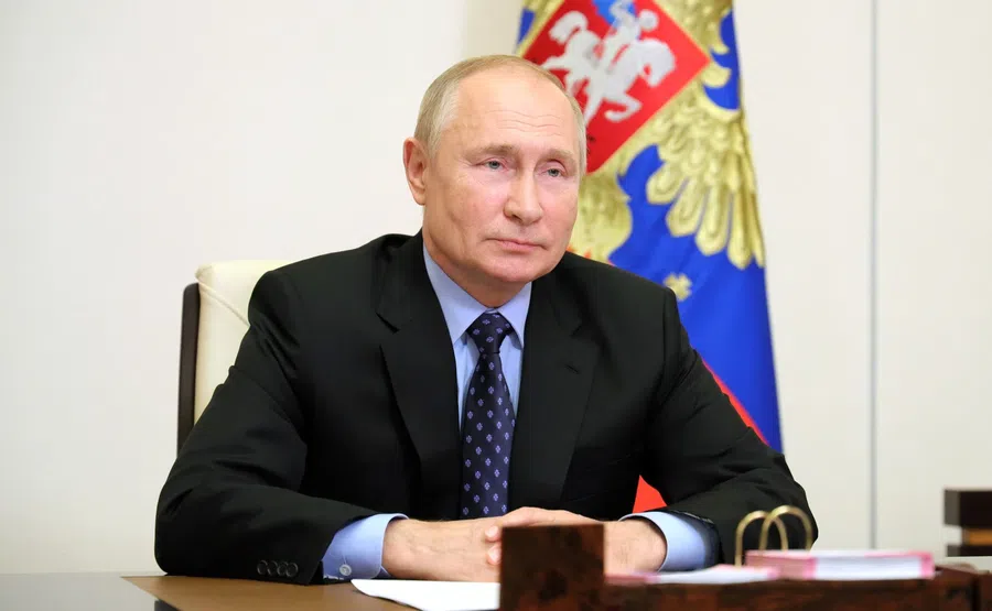 Владимир Путин обсудит с правительством зарплаты бюджетников в России
