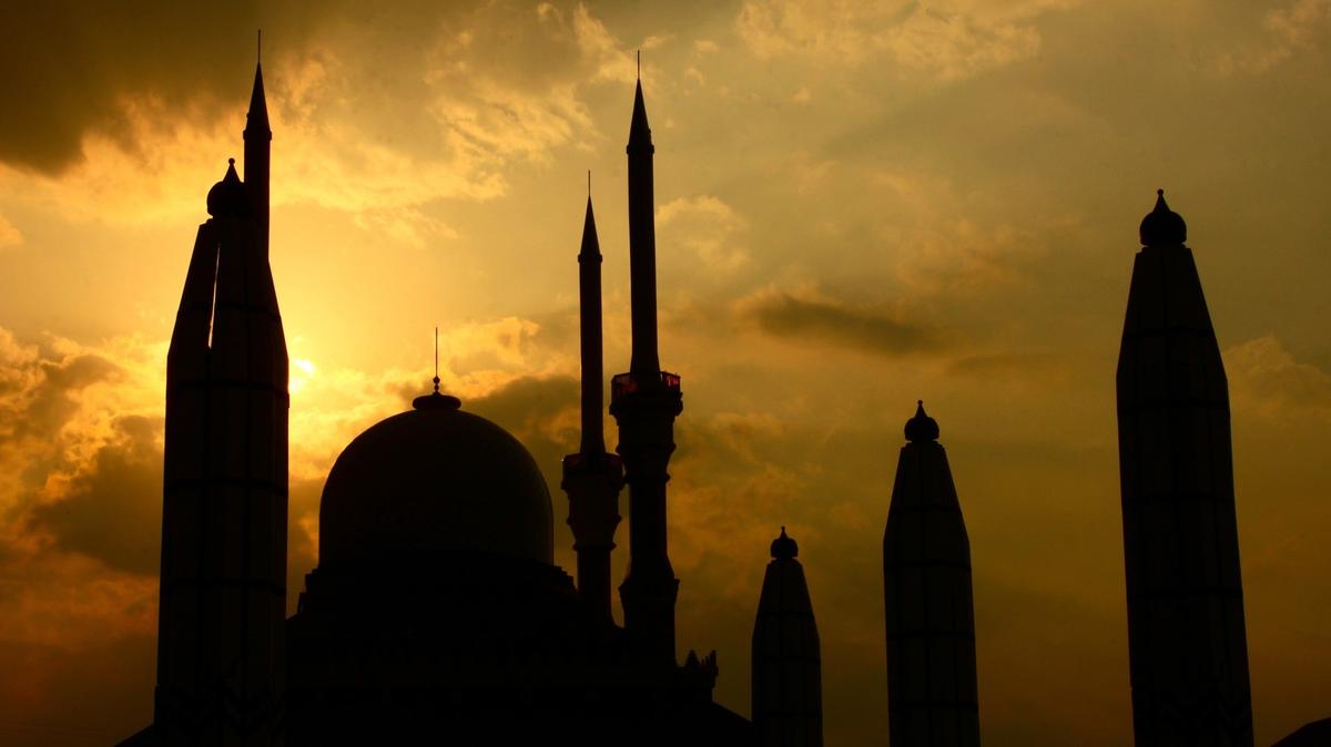 ляля тюльпан ураза. старейшины. молимок. соборная мечеть курбан байрам. мечеть хазрет султан.