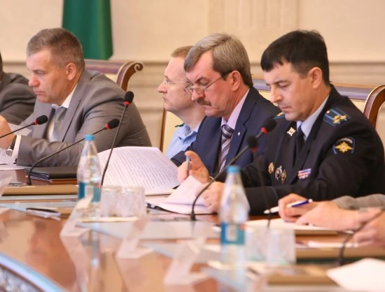 Губернатор дал поручение повысить взаимодействие между уровнями власти в сфере борьбы с коррупцией