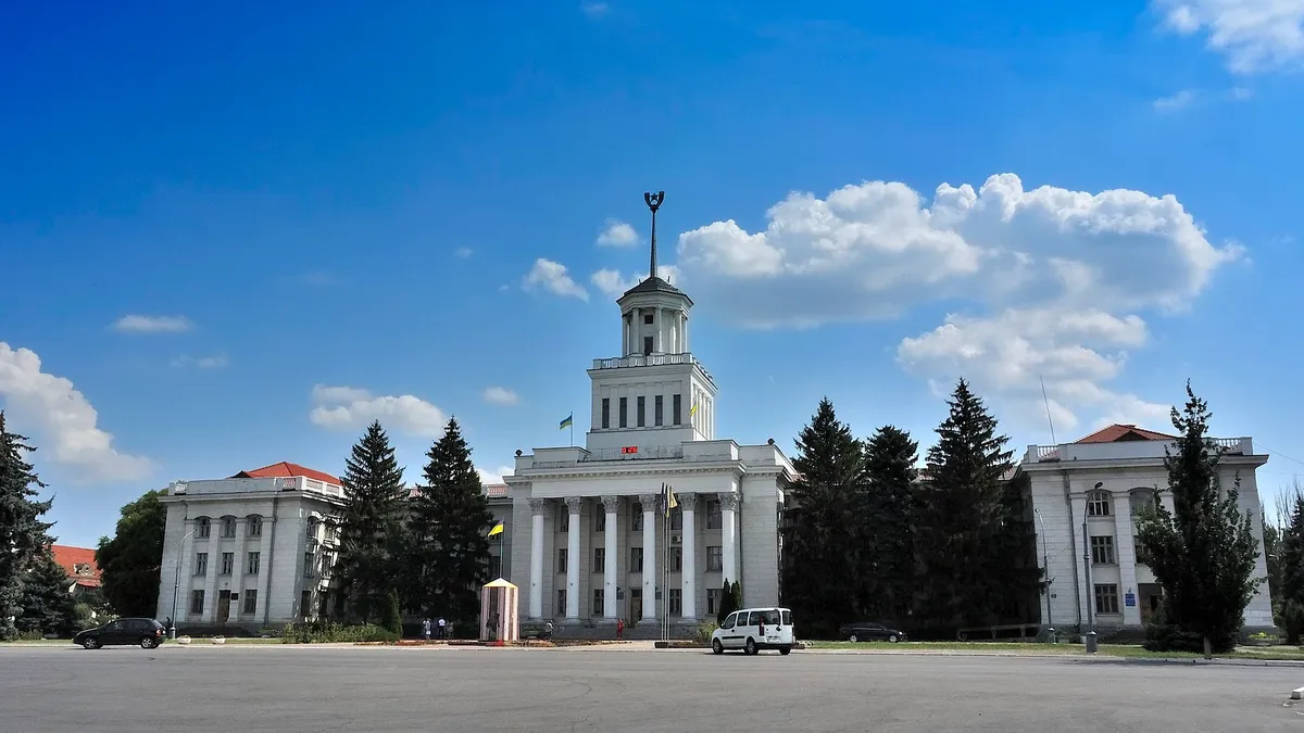 Здание администрации города Новая Каховка. Фото: Wikipedia