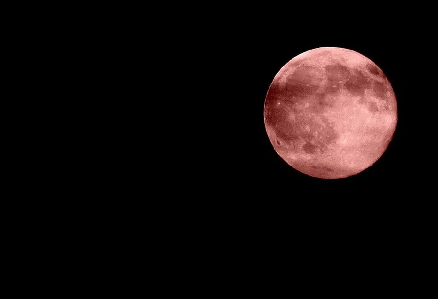 Лунное затмение сотворит Кровавую Луну: самое длительное событие за 580 лет озарит небо 19 ноября 2021 года