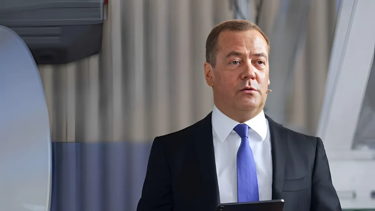 «Перетекание в полноценную третью мировую войну»: Дмитрий Медведев рассказал о трех сценариях распада Украины – с каким вариантом согласится украинское руководство 