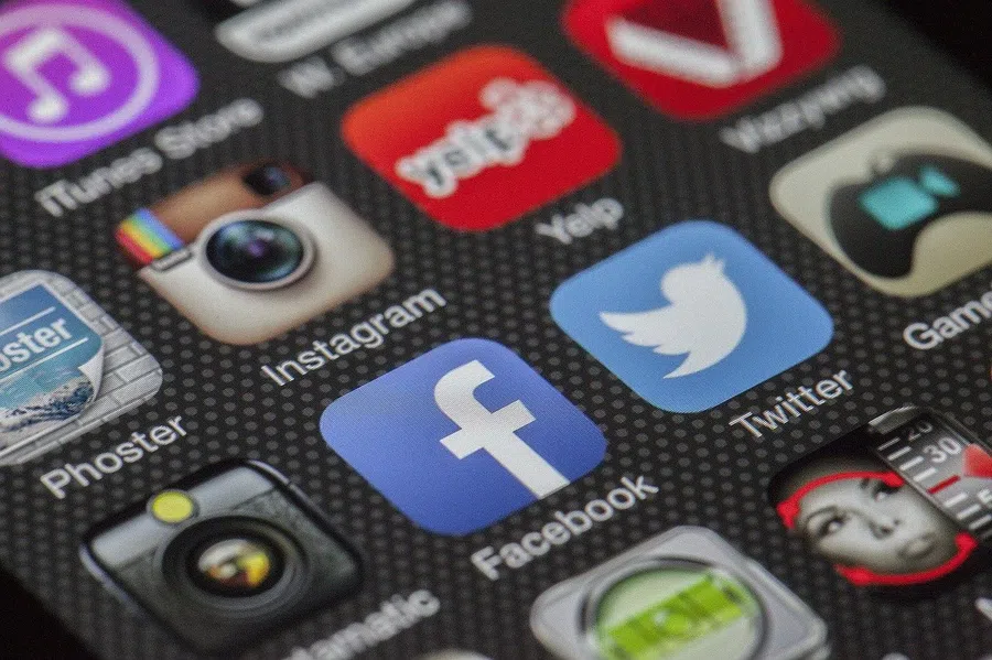 Россияне сидят в Facebook и Instagram после блокировки соцсетей Роскомнадзором