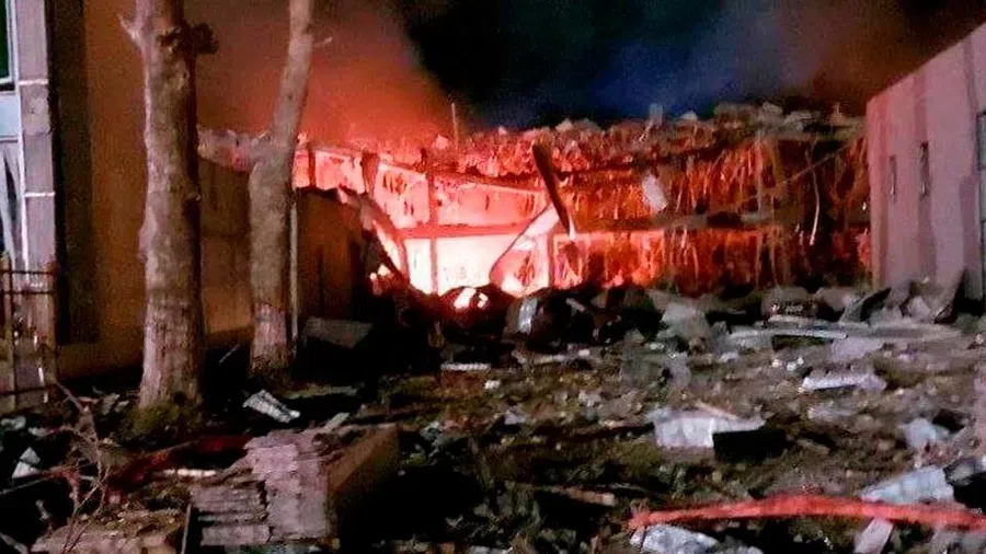 На юге Узбекистана произошел серьезный взрыв в торговом центре