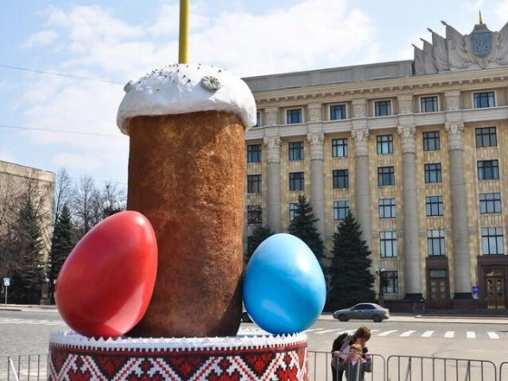 Православные оскорбились таким снимком, увидев в нем подтекст Православные оскорбились таким снимком, увидев в нем подтекст