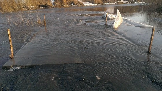 Весной топит ургунцев ежегодно Весной топит ургунцев ежегодно