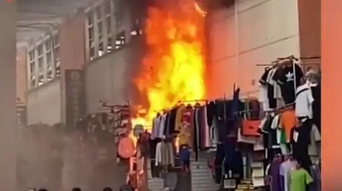 На московском рынке «Садовод» вспыхнул пожар