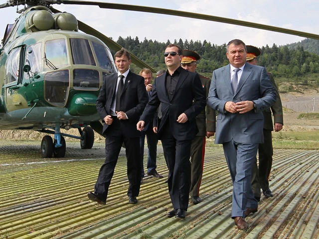 Сердюков был отмечен за то, что под его руководством к тому моменту было практически завершено реформирование Вооруженных сил