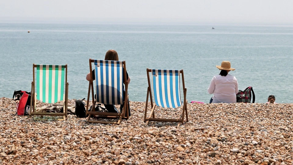 Если вы планируете активно проводить время на солнце, например, плавать, съешьте дополнительные углеводы во время еды. Фото: pixabay.com